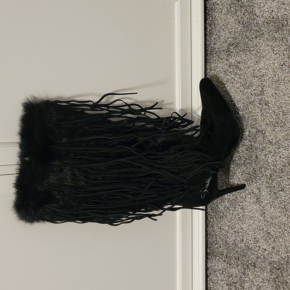 Capelta fringe fur
